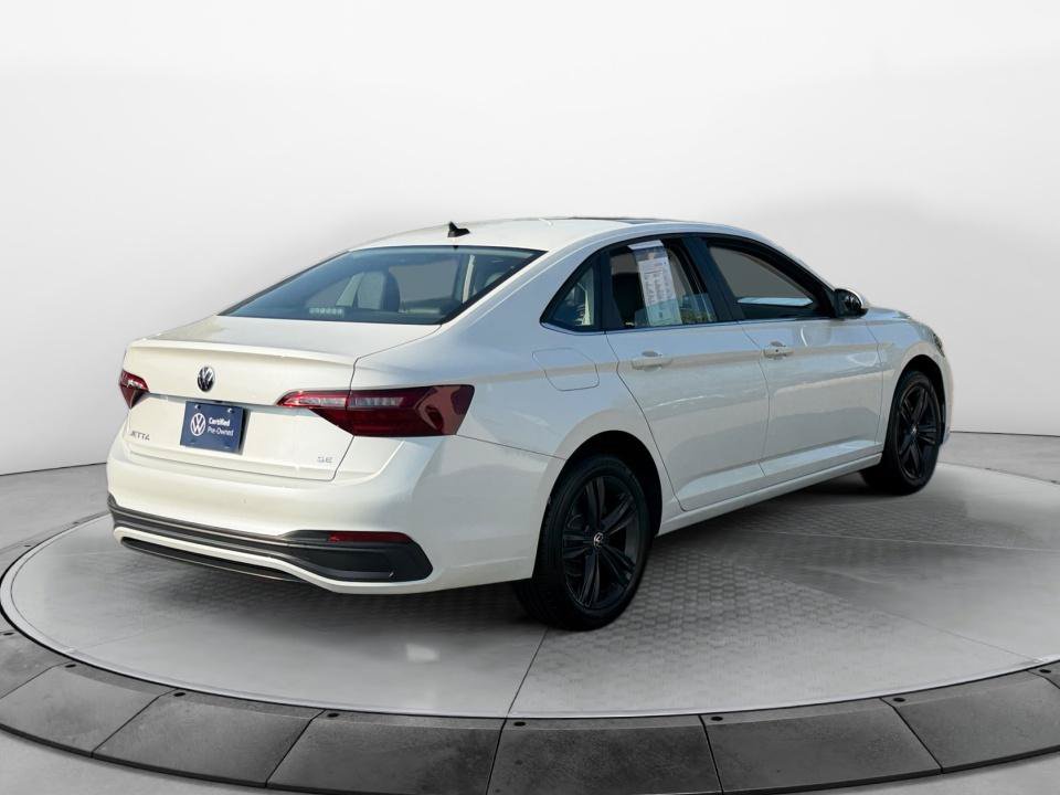 Certified 2022 Volkswagen Jetta SE FWD image 7