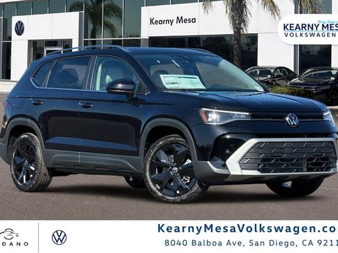 New 2025 Volkswagen Taos SE image 1