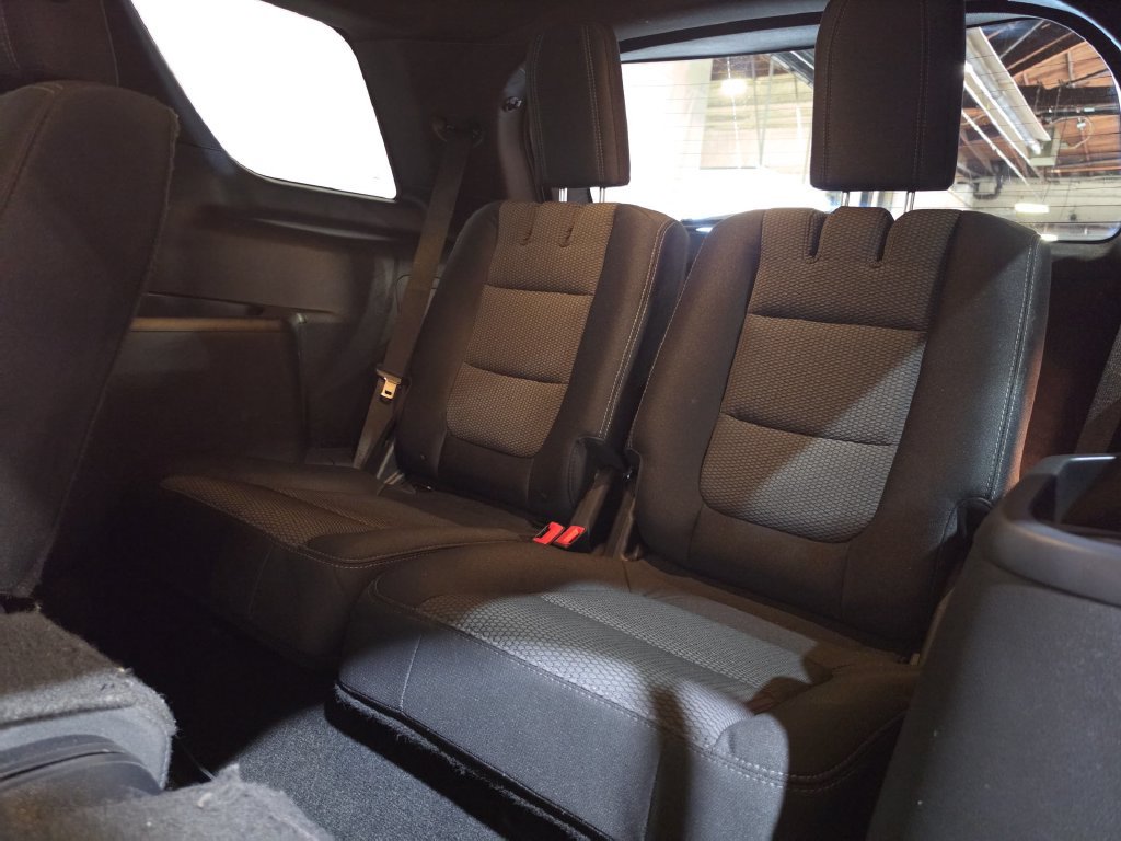 Used 2017 Ford Explorer XLT w/ Class II Trailer Tow Package FWD image 24