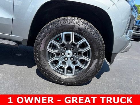 Used 2024 Chevrolet Colorado Z71 w/ Z71 Convenience Package 2 AWD/4WD image 8