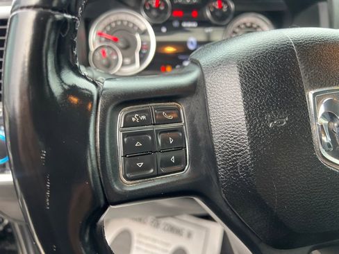 Used 2020 RAM 1500 Classic SLT w/ Luxury Group image 17