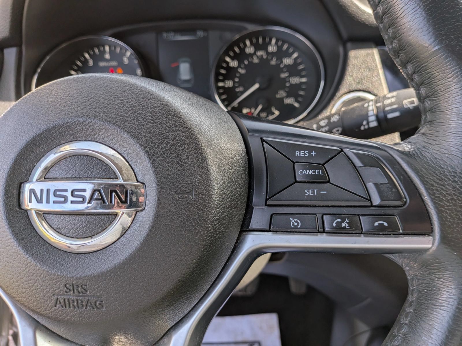 Used 2017 Nissan Rogue SV AWD/4WD image 43