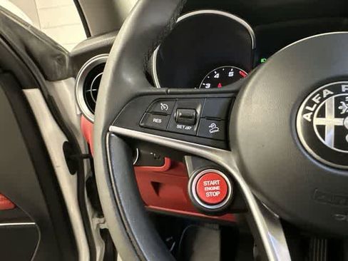 Used 2018 Alfa Romeo Stelvio Ti AWD/4WD image 9