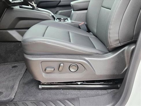 New 2026 Chevrolet Colorado LT w/ LT Convenience Package AWD/4WD image 4