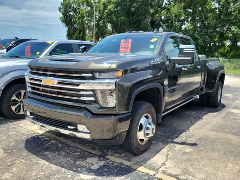 Used 2023 Chevrolet Silverado 3500 High Country AWD/4WD image 3