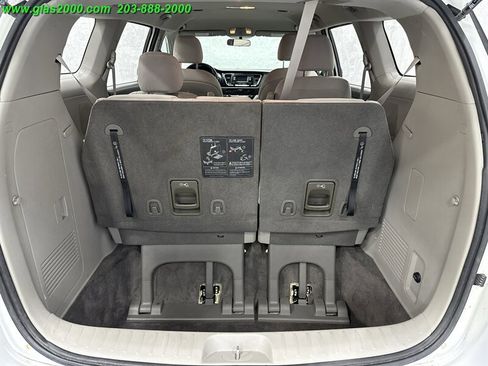 Used 2018 Kia Sedona L image 15