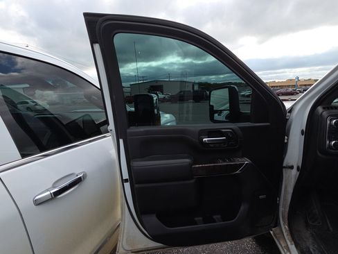 Used 2022 GMC Sierra 2500 Denali AWD/4WD image 8