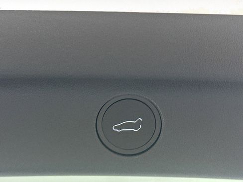 Used 2023 Tesla Model Y Long Range image 27