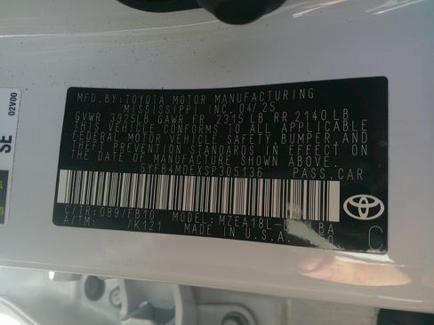 Used 2025 Toyota Corolla LE image 34