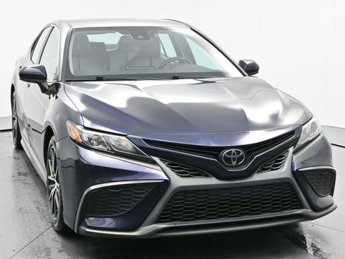 Used 2021 Toyota Camry SE FWD image 2