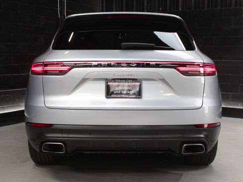 Used 2019 Porsche Cayenne w/ Premium Package AWD/4WD image 14