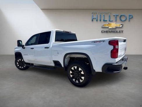Used 2020 Chevrolet Silverado 2500 Custom w/ Custom Value Package AWD/4WD image 10