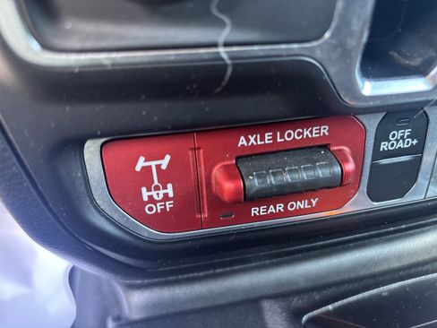 Used 2021 Jeep Gladiator Mojave AWD/4WD image 31