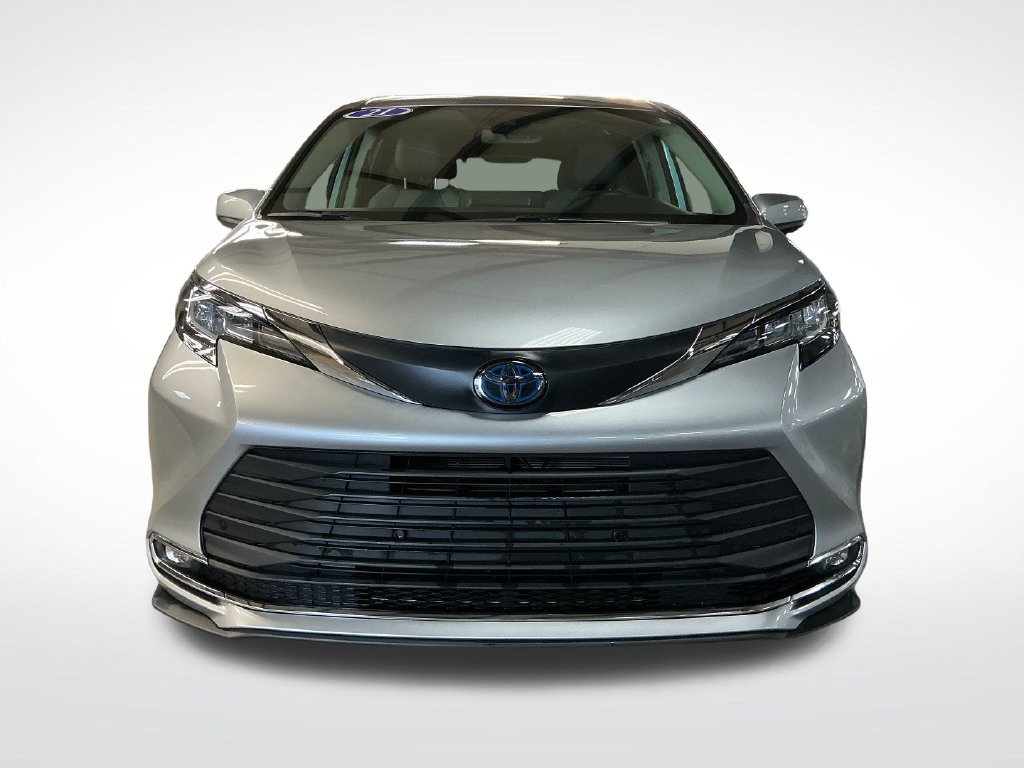 Certified 2021 Toyota Sienna XLE AWD/4WD image 8