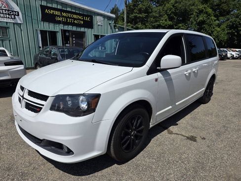 Used 2019 Dodge Grand Caravan GT FWD image 3