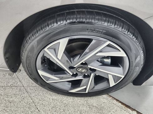 Used 2025 Hyundai Elantra SEL FWD image 37