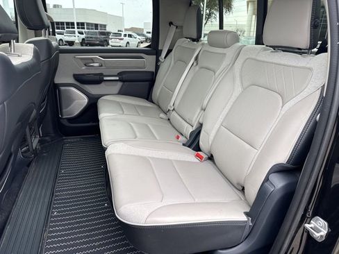 Used 2022 RAM 1500 Limited image 12