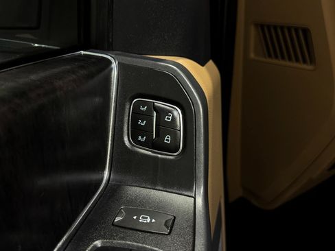 Used 2023 Ford F350 Lariat w/ FX4 Off-Road Package AWD/4WD image 32