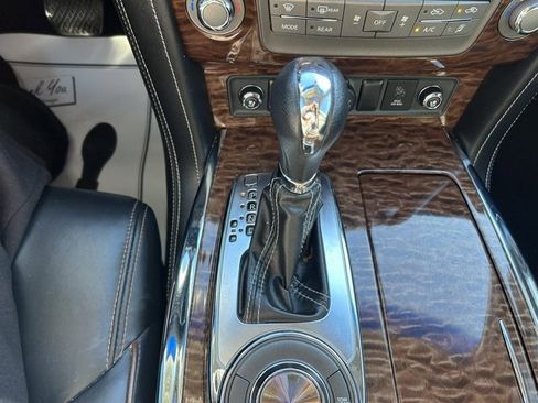 Used 2017 Nissan Armada Platinum image 28