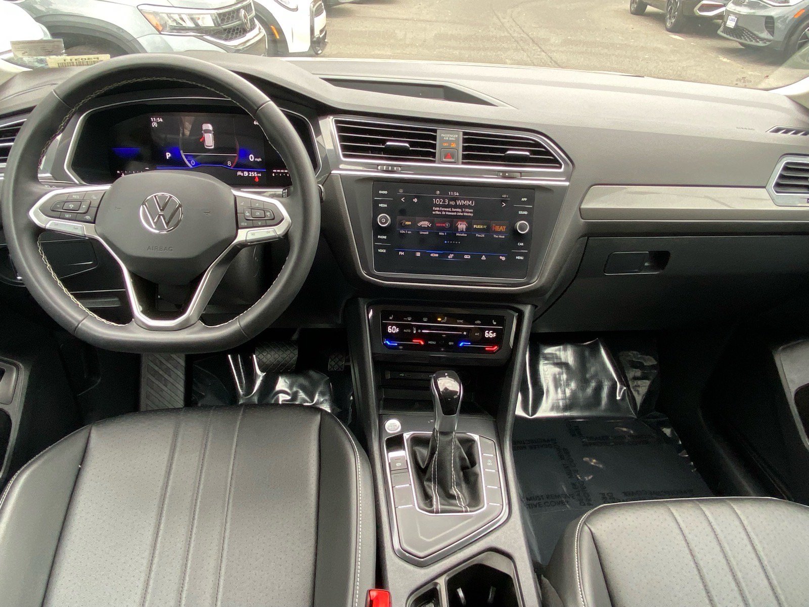 Used 2023 Volkswagen Tiguan SE FWD image 10