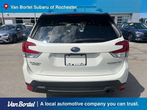 Used 2024 Subaru Forester Premium AWD/4WD image 5