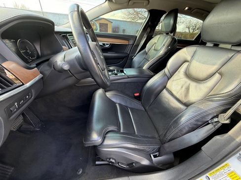 Used 2018 Volvo S90 T8 Inscription w/ Convenience Package image 9