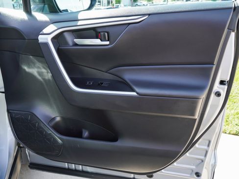 Certified 2025 Toyota RAV4 XLE AWD/4WD image 27