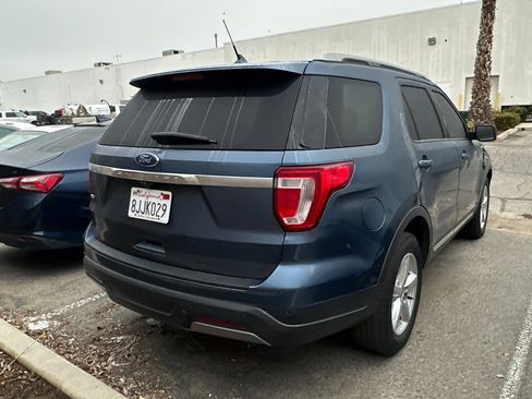 Used 2019 Ford Explorer XLT w/ Equipment Group 201A image 5