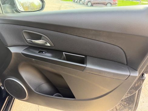 Used 2011 Chevrolet Cruze LTZ image 17