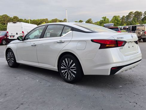 Used 2025 Nissan Altima 2.5 SV FWD image 5