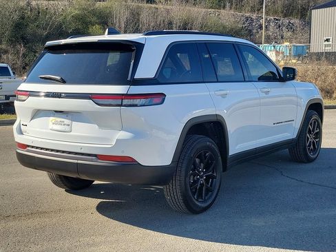 New 2026 Jeep Grand Cherokee Altitude AWD/4WD image 3