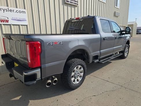 Used 2024 Ford F250 XLT image 5