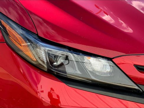 Used 2021 Toyota Camry SE image 27