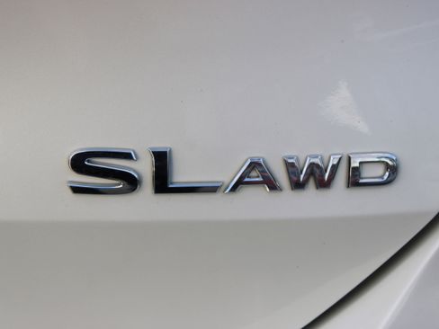 Used 2019 Nissan Rogue SL w/ Premium Package image 39