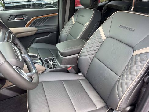 Used 2026 GMC Canyon Denali AWD/4WD image 15