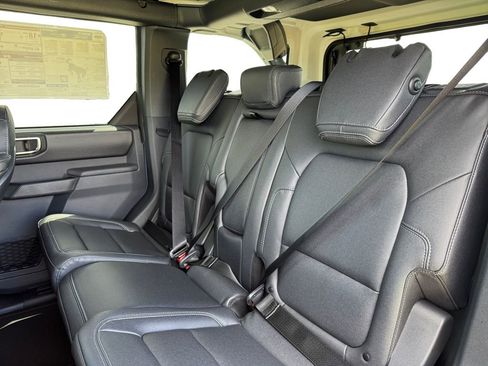 New 2025 Ford Bronco Badlands image 16