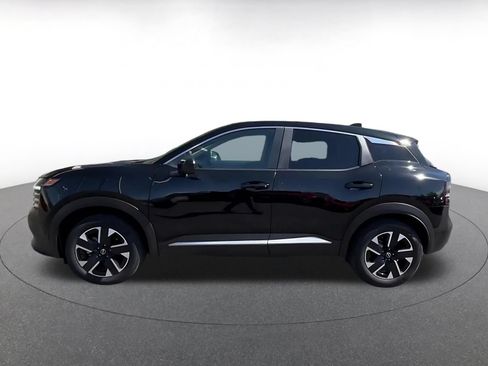 Used 2025 Nissan Kicks SV AWD/4WD image 9