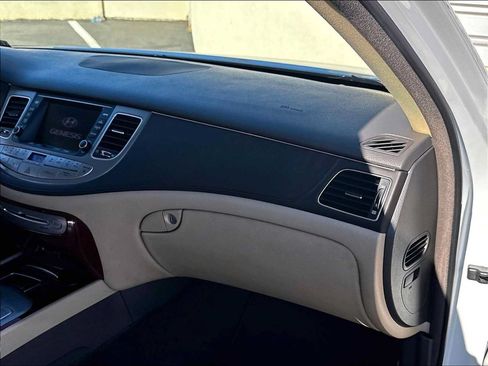 Used 2012 Hyundai Genesis 3.8 w/ Premium Pkg RWD image 17