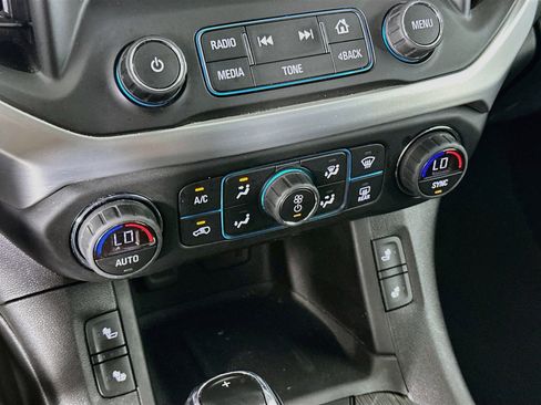 Used 2018 GMC Acadia SLT FWD image 24
