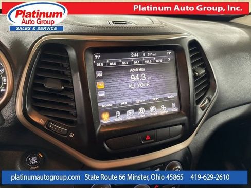 Used 2015 Jeep Cherokee Latitude w/ Comfort/Convenience Group image 19