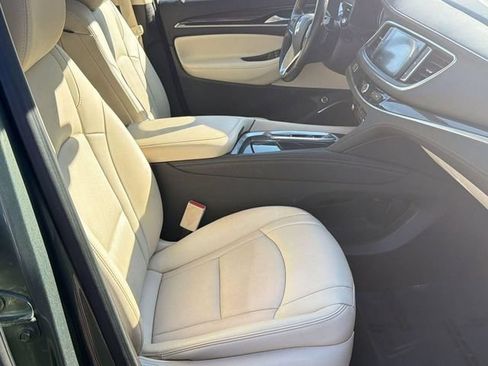 Used 2023 Buick Enclave Essence w/ Experience Buick Package AWD/4WD image 27