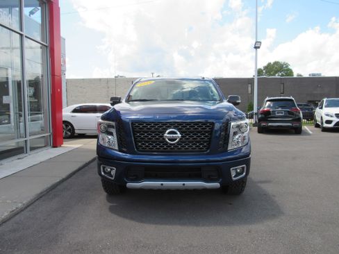 Used 2019 Nissan Titan PRO-4X AWD/4WD image 3