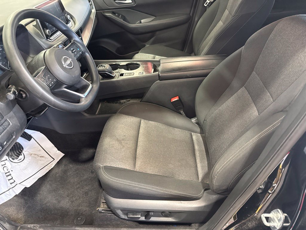 Used 2024 Nissan Rogue SV FWD image 10