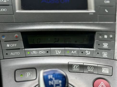 Used 2015 Toyota Prius Two image 30