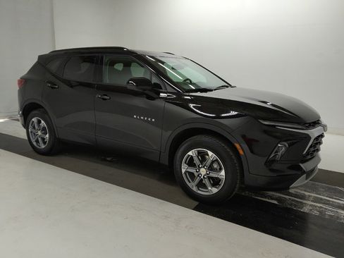 Used 2024 Chevrolet Blazer LT w/ Convenience Package FWD image 11