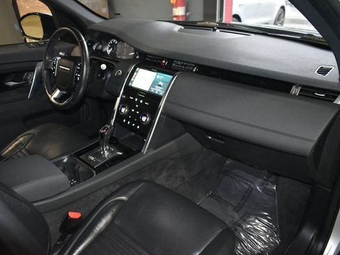 Used 2020 Land Rover Discovery Sport S image 17