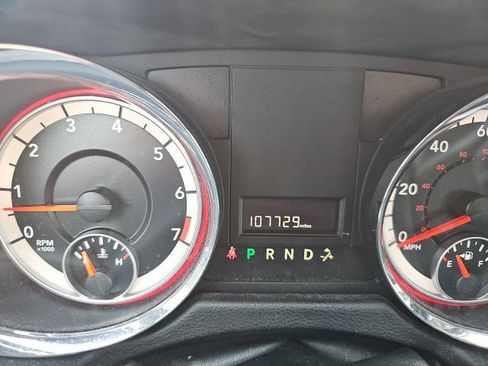 Used 2019 Dodge Grand Caravan SXT image 5