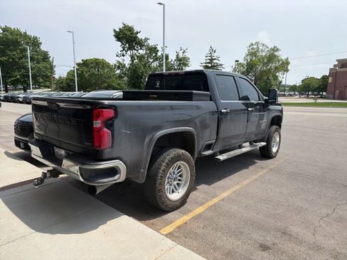Used 2020 Chevrolet Silverado 2500 LTZ w/ LTZ Premium Package AWD/4WD image 6