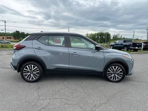 Used 2023 Nissan Kicks SV FWD image 6