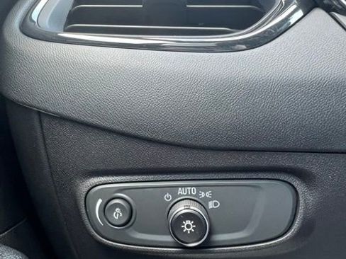 Certified 2023 Chevrolet Equinox RS FWD image 23